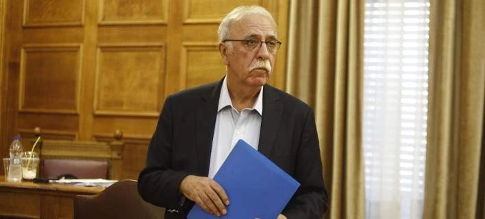 Βίτσας: Δεν πρέπει να υποκύψουμε στη συζήτηση περί γκρίζων ζωνών